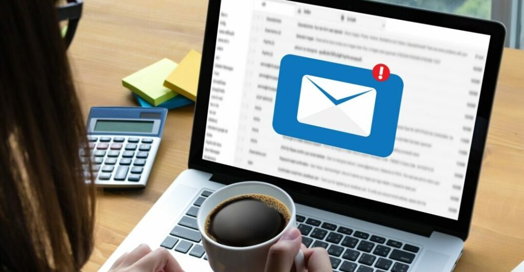 راهنمای جامع نوشتن ایمیل به زبان آلمانی (رسمی و دوستانه) + مثال 1 نوشتن ایمیل به زبان آلمانی